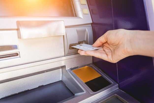 Как осуществить снятие наличных с карты ВТБ в банкомате без проблем